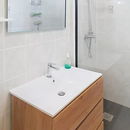 T2 Avec Piscine, Tennis Et Acces Direct, La Faviere - Les Mimosas - Fr-1-610-61 *